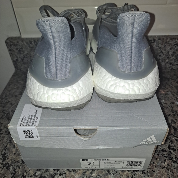 *New*ULTRABOOST 21 RUNNING SHOES - Picture 3 of 4